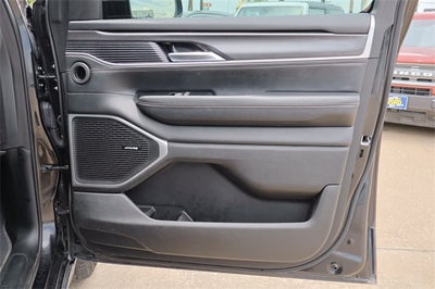 2023 Jeep Wagoneer Base