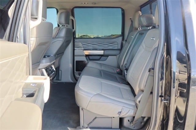 2025 Ford Super Duty F-350 Platinum DRW