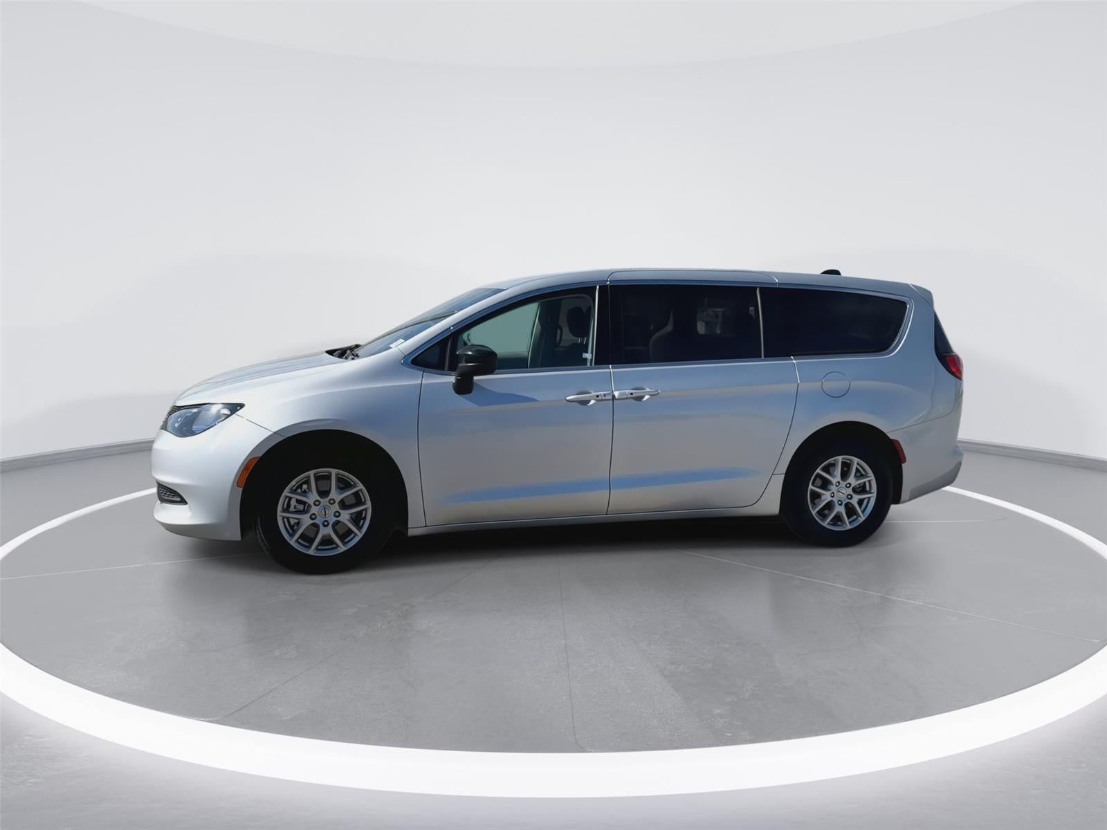 2024 Chrysler Voyager LX