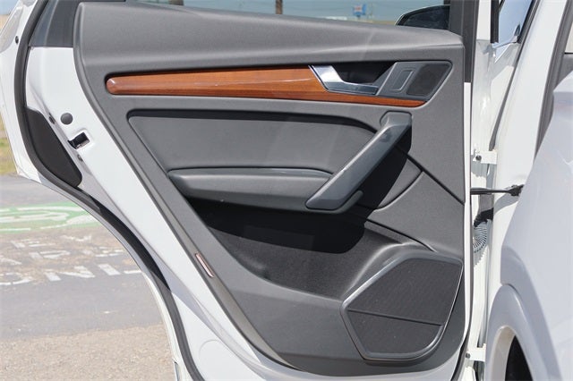 2022 Audi Q5 45 S line Premium quattro