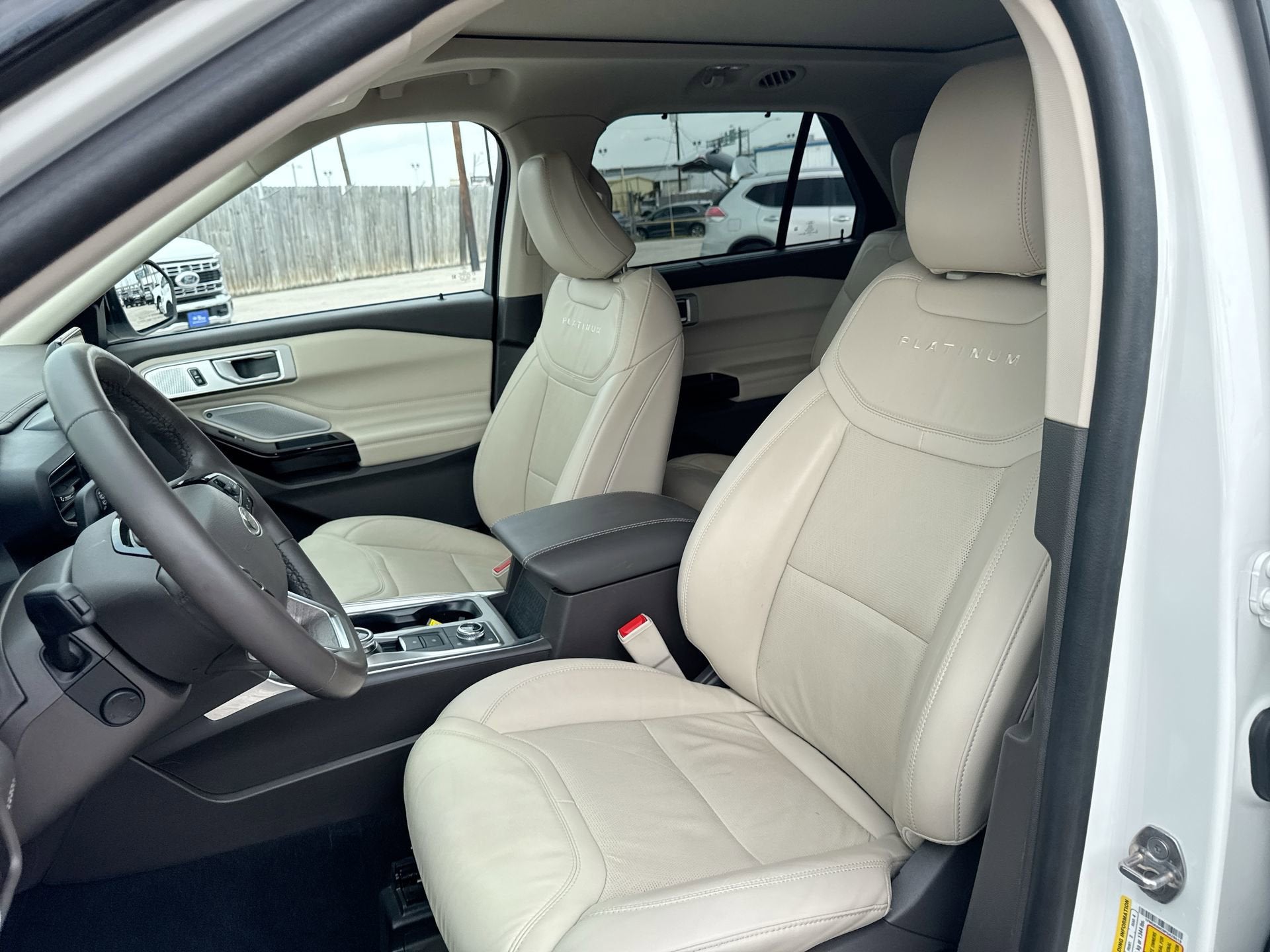 2023 Ford Explorer Platinum