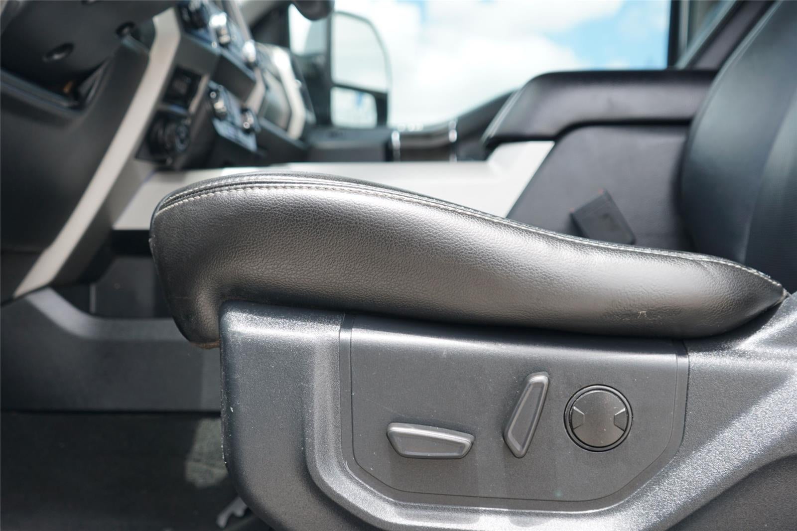 2020 Ford Super Duty F-350 Lariat