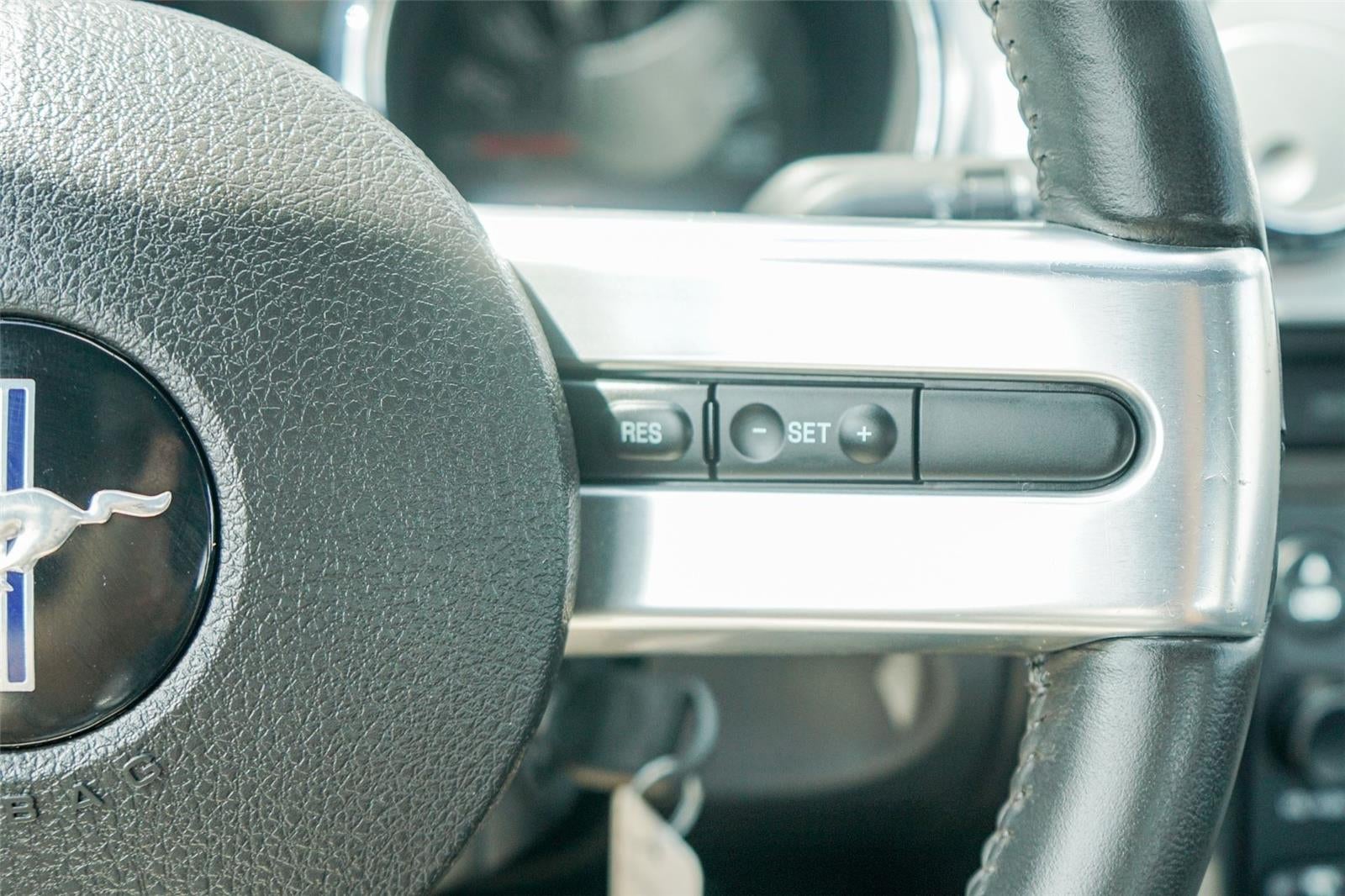 2007 Ford MUSTANG Base