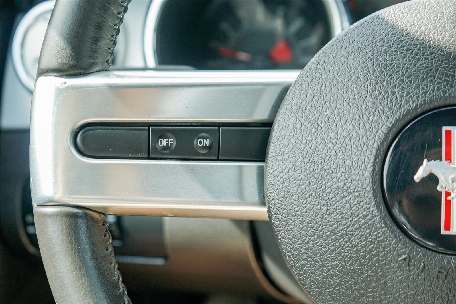 2007 Ford MUSTANG Base