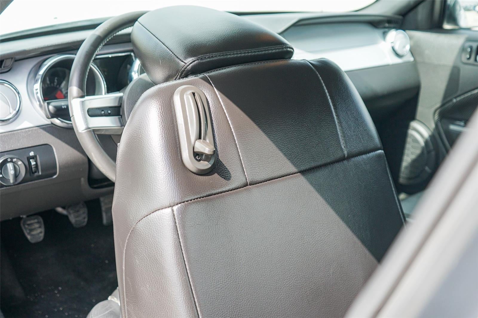 2007 Ford MUSTANG Base