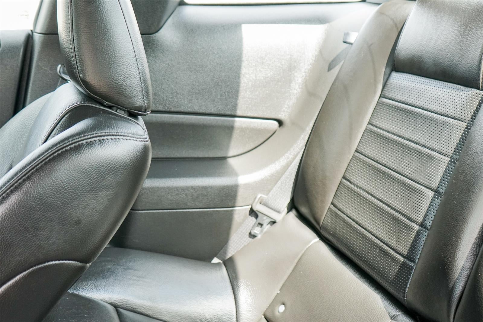 2007 Ford MUSTANG Base