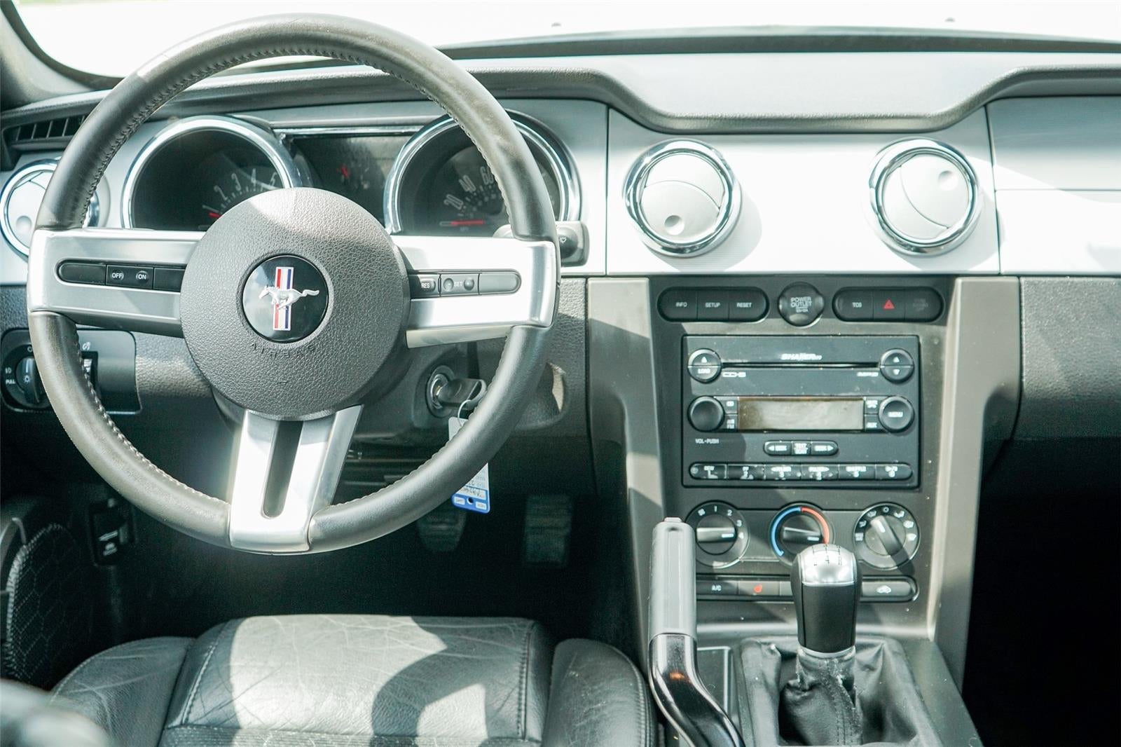 2007 Ford MUSTANG Base