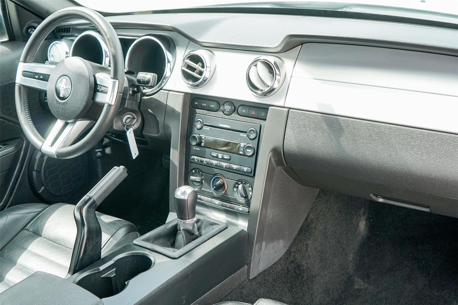 2007 Ford MUSTANG Base
