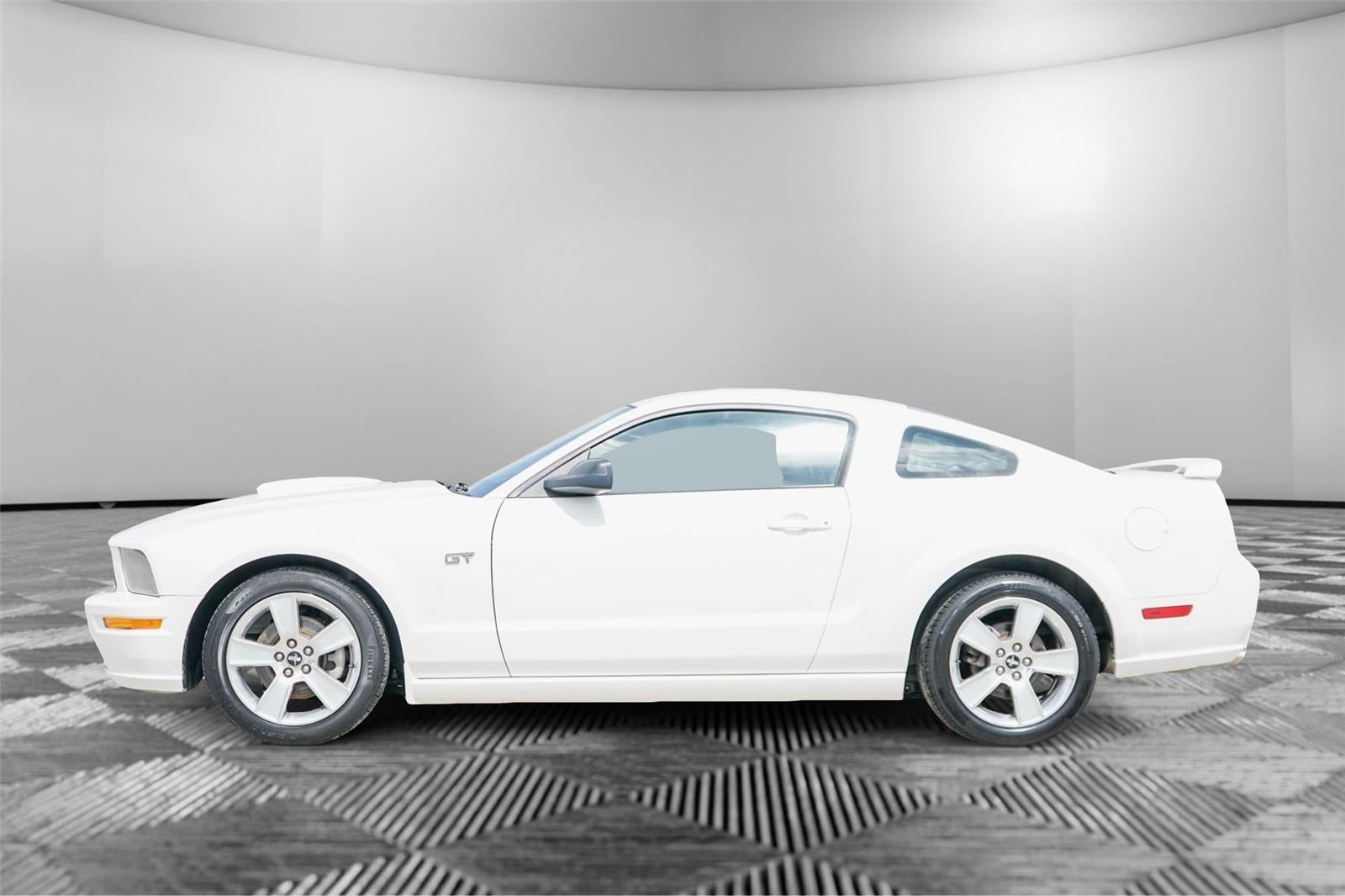 2007 Ford MUSTANG Base