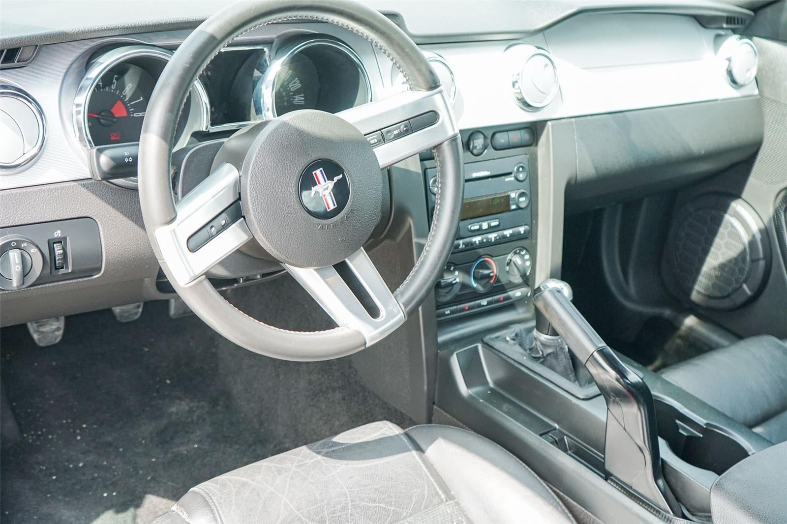 2007 Ford MUSTANG Base