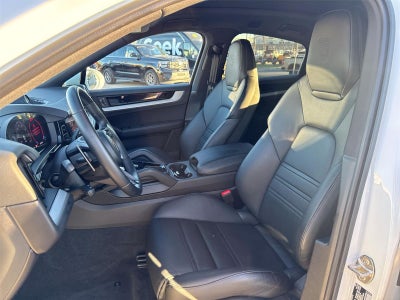 2024 Porsche Cayenne Base