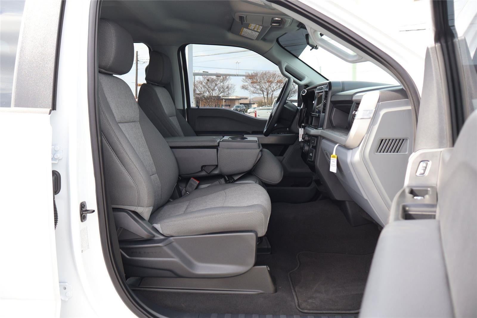 2025 Ford Super Duty F-250 STX